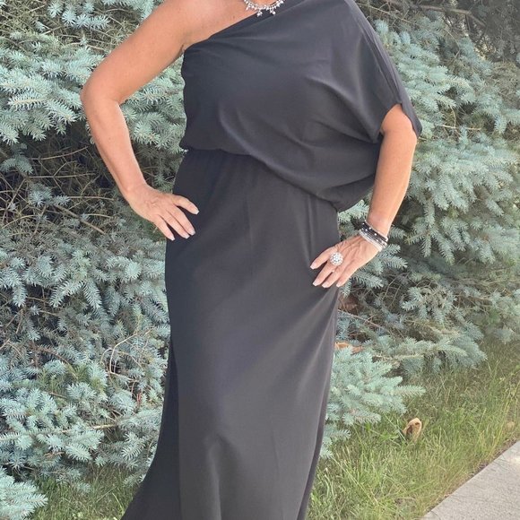 Black Long One Shoulder Maxi Length Dress Side Slit New - Picture 3 of 5